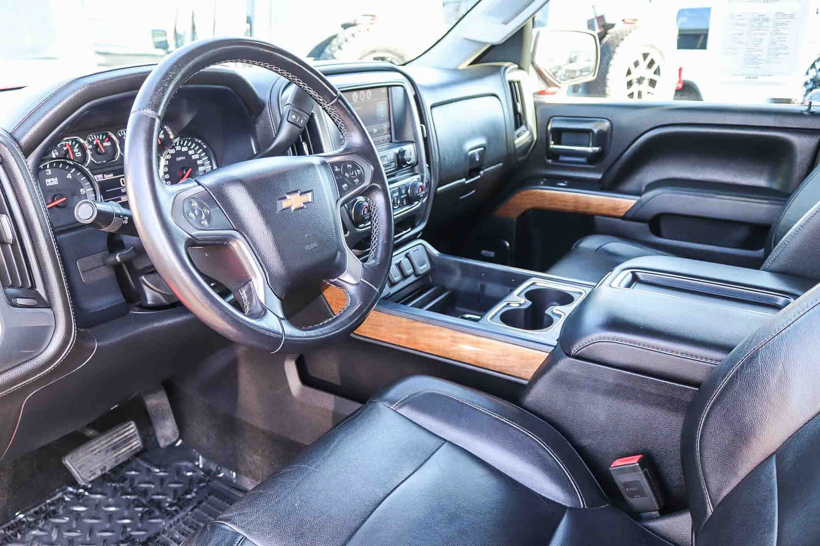 Used 2014 Chevrolet Silverado 1500 LTZ RWD image 17
