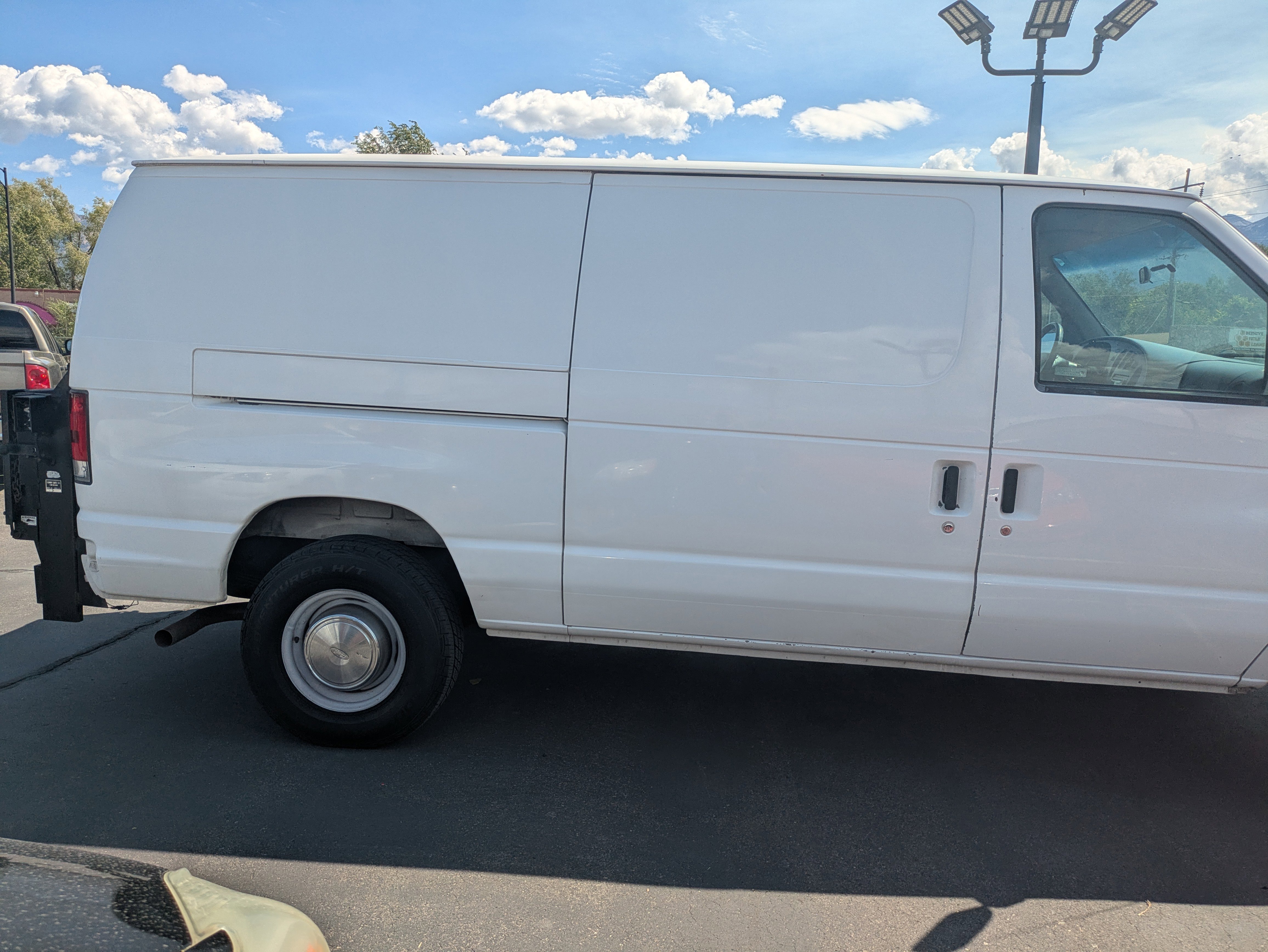 Used 1998 Ford E-350 and Econoline 350 image 7