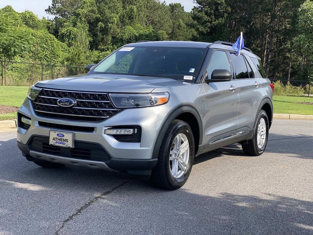 Certified 2024 Ford Explorer XLT w/ Equipment Group 202A AWD/4WD image 11
