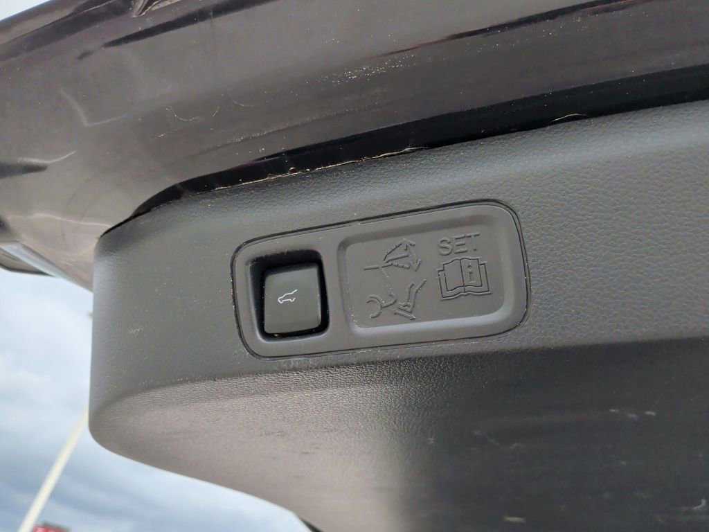 Used 2023 Ford Expedition Limited image 50