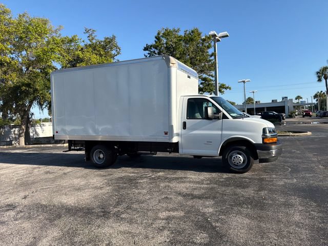 New 2026 Chevrolet Express 4500 w/ Power Convenience Package RWD image 19