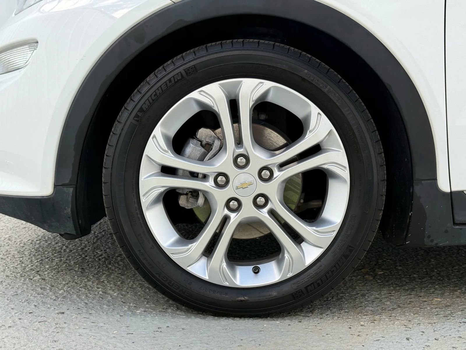 Used 2018 Chevrolet Bolt LT image 24