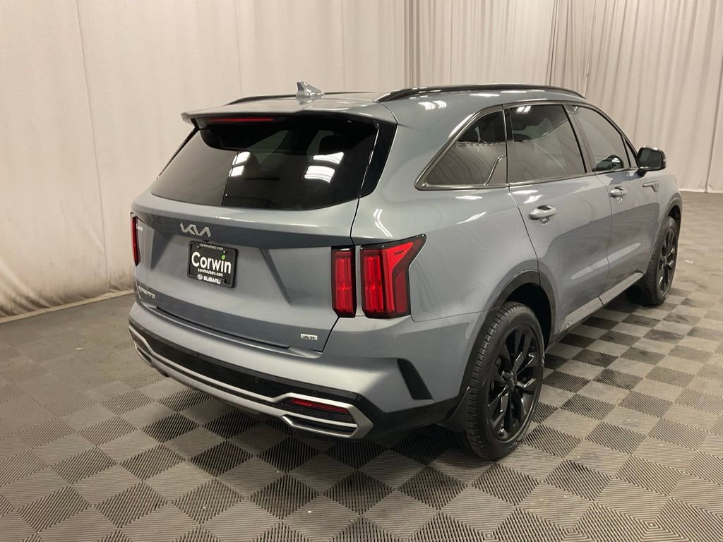 Used 2023 Kia Sorento SX image 3