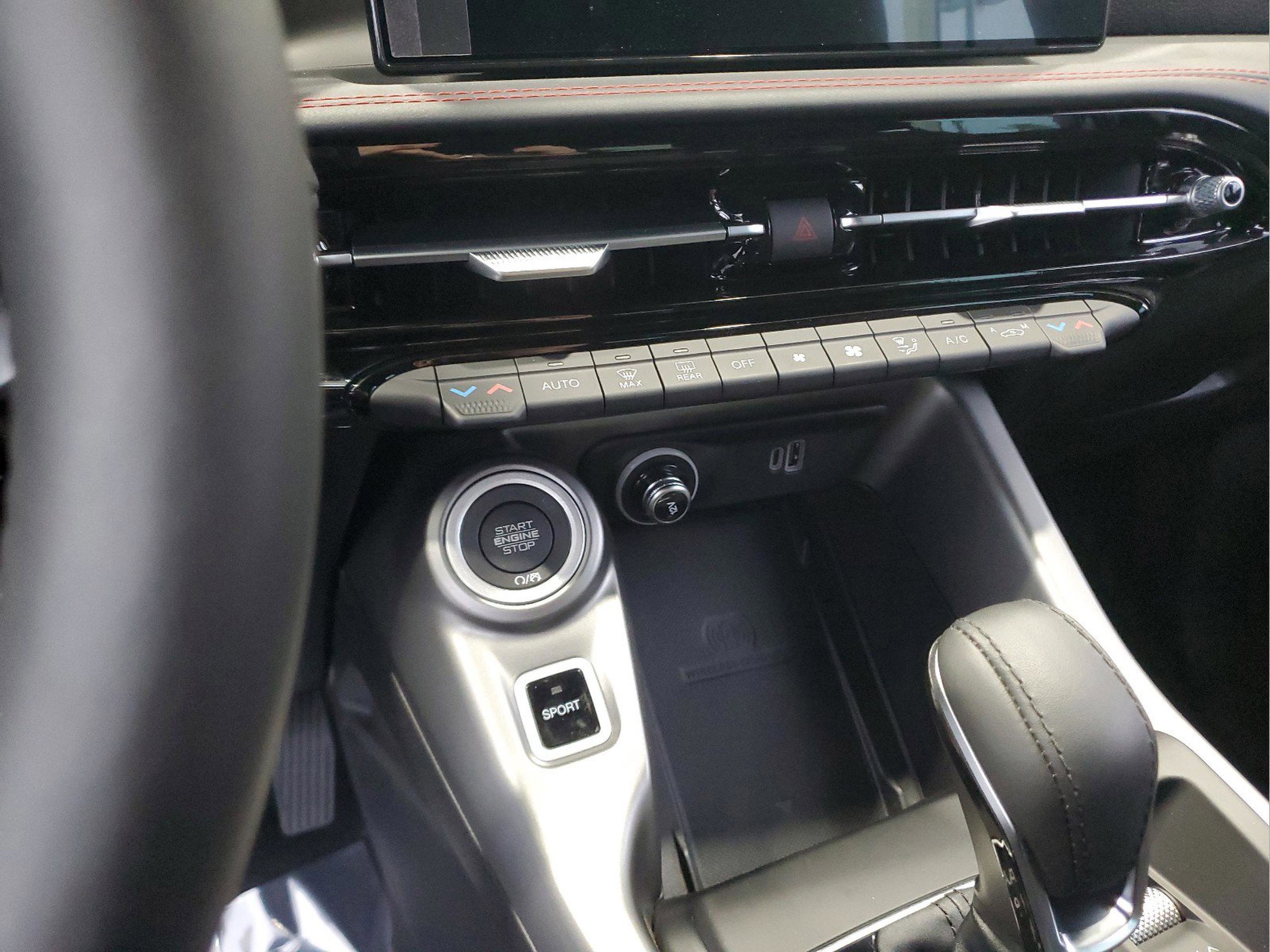 Used 2024 Dodge Hornet R/T Plus w/ Tech Pack Plus w/o Parking image 22