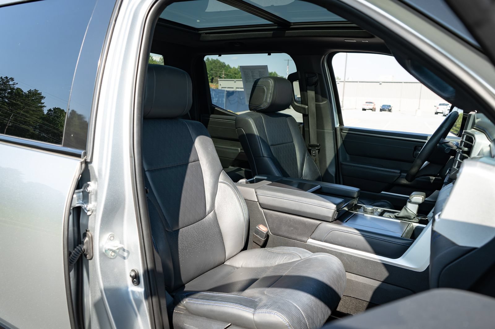 Used 2023 Toyota Tundra Platinum AWD/4WD image 23