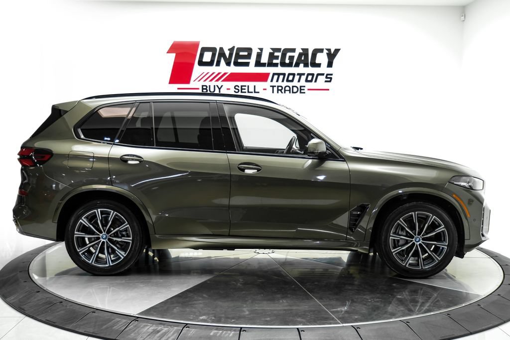 Used 2024 BMW X5 xDrive50e w/ M Sport Package AWD/4WD image 5