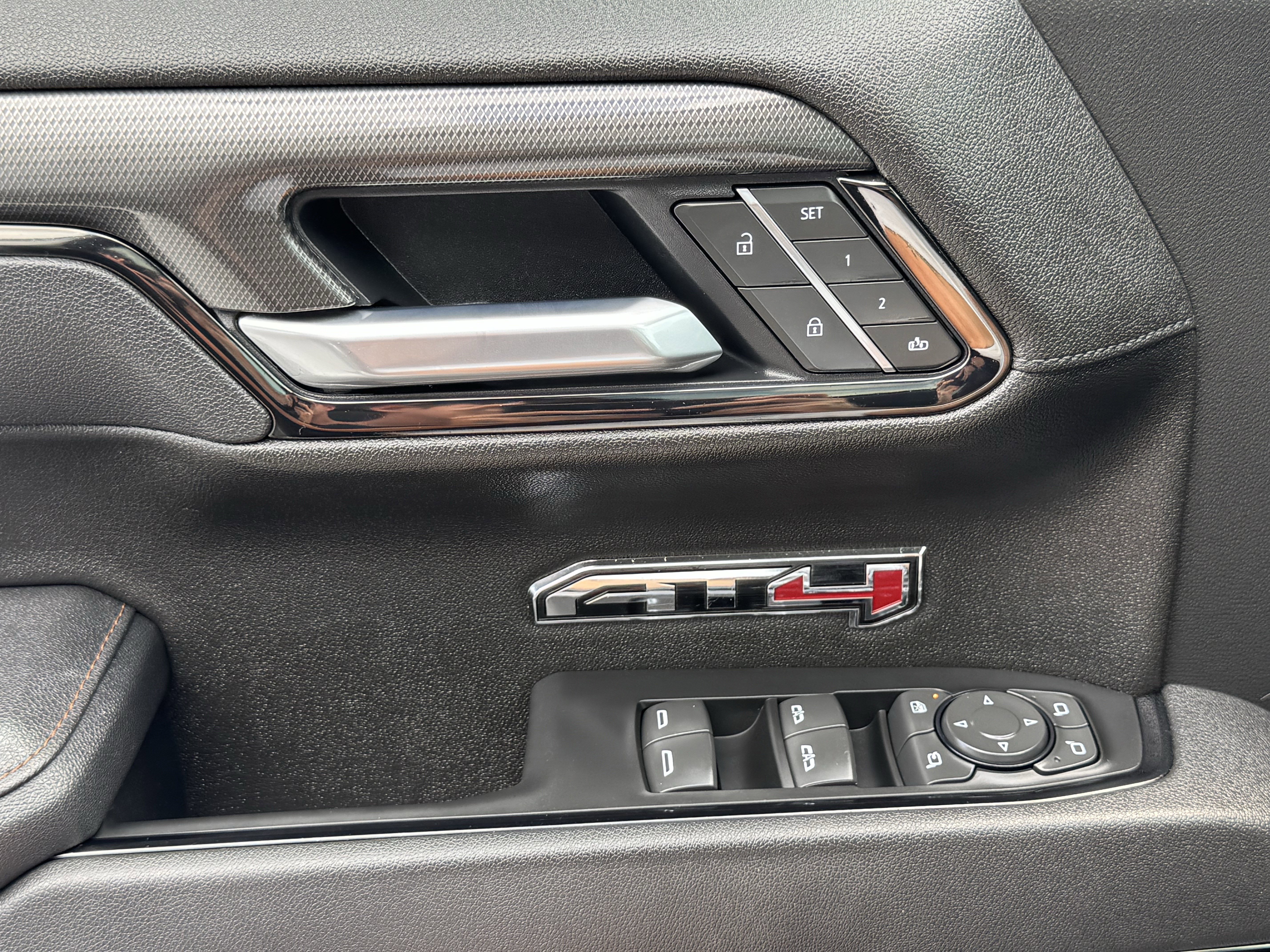 Used 2025 GMC Sierra 1500 AT4 w/ AT4 Premium Package image 27