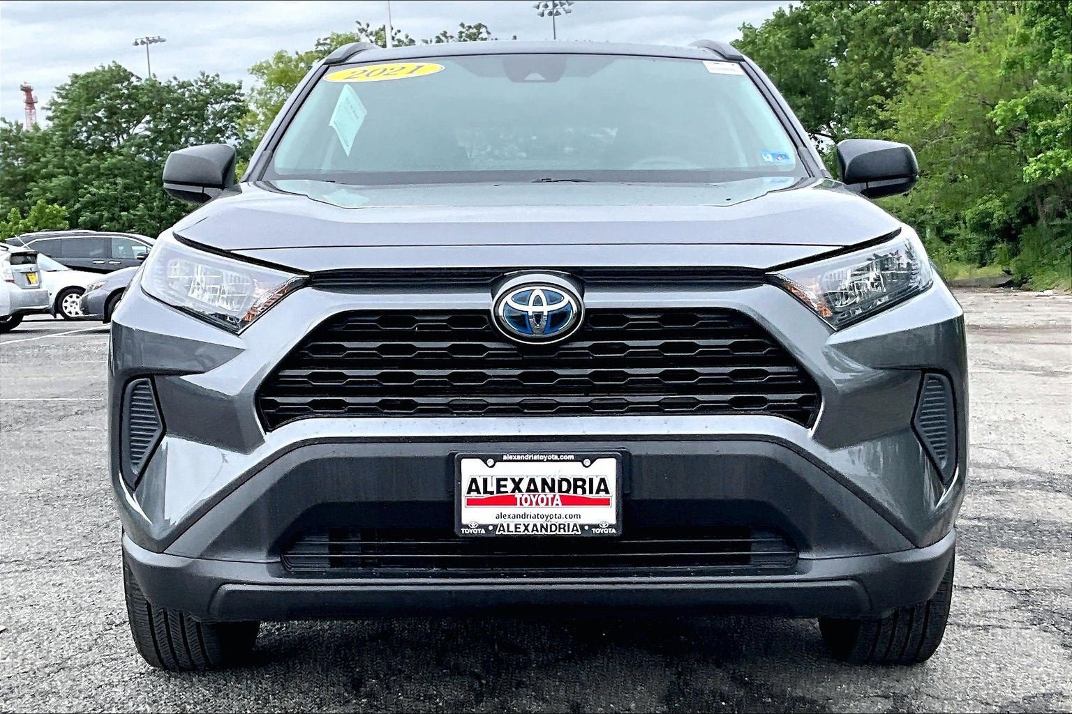 Used 2021 Toyota RAV4 LE AWD/4WD image 3