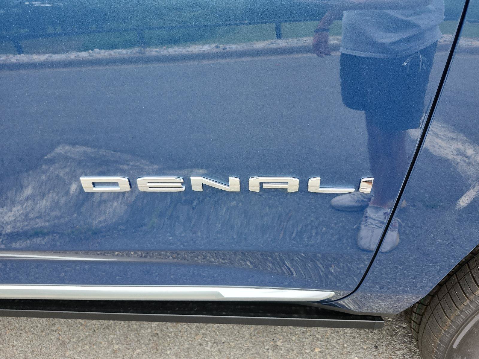 New 2026 GMC Yukon XL Denali w/ Sun & Power Step Package AWD/4WD image 9