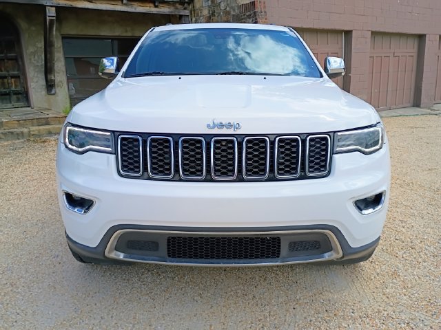 Used 2017 Jeep Grand Cherokee Limited w/ Luxury Group II RWD image 3