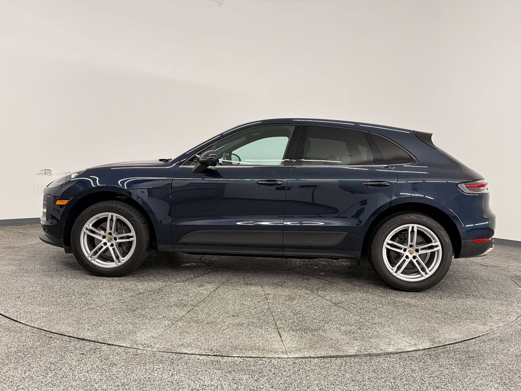 Used 2021 Porsche Macan image 2