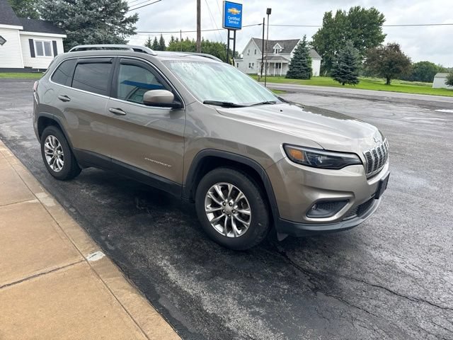 Used 2019 Jeep Cherokee Latitude Plus w/ Cold Weather Group AWD/4WD image 5