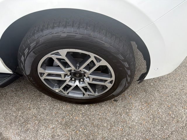 Used 2025 Ford Expedition Active AWD/4WD image 28