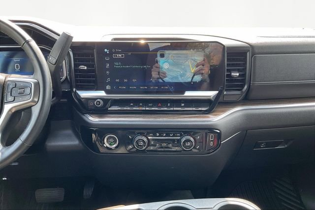 Used 2023 Chevrolet Silverado 1500 LT image 9