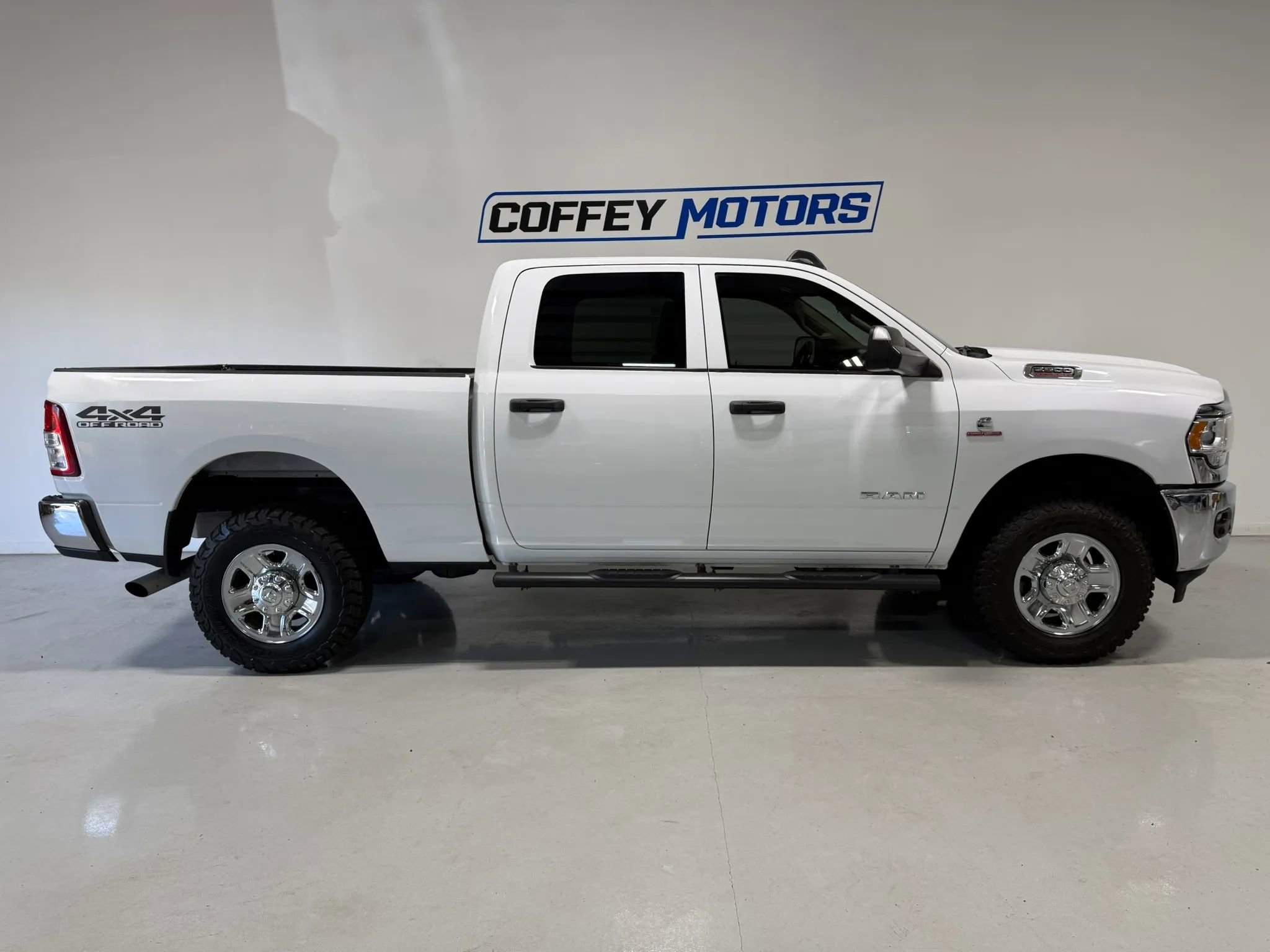 Used 2020 RAM 2500 Tradesman w/ Chrome Appearance Group AWD/4WD image 7
