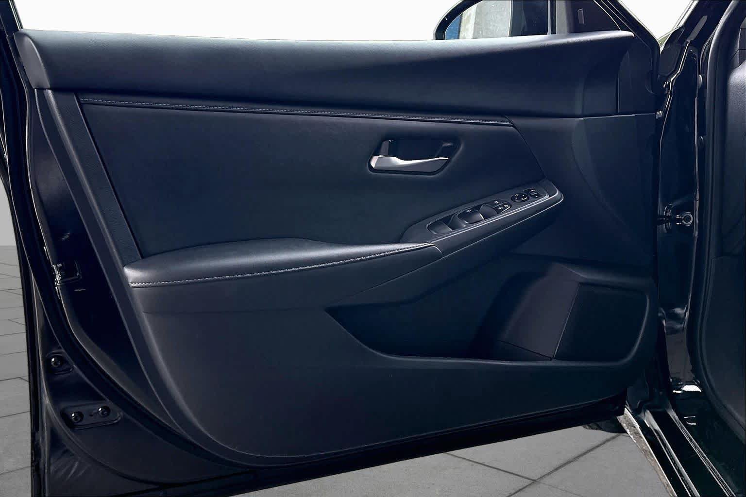 Used 2025 Nissan Sentra SV FWD image 22