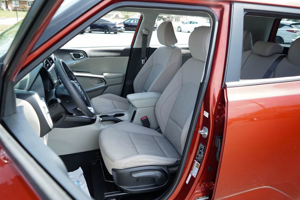 Used 2020 Kia Soul S image 7
