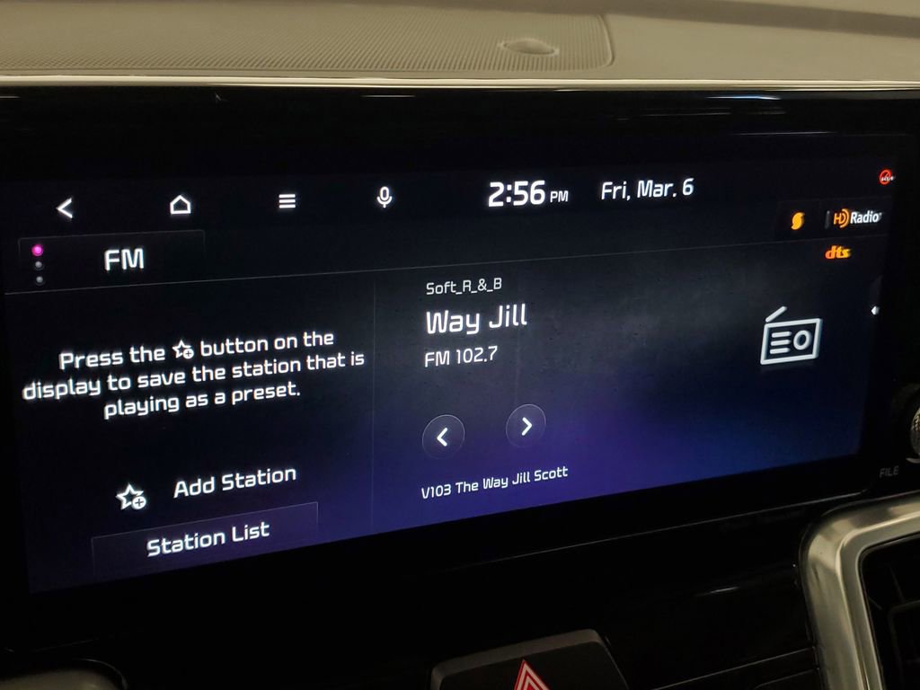 Used 2023 Kia Sorento SX image 19