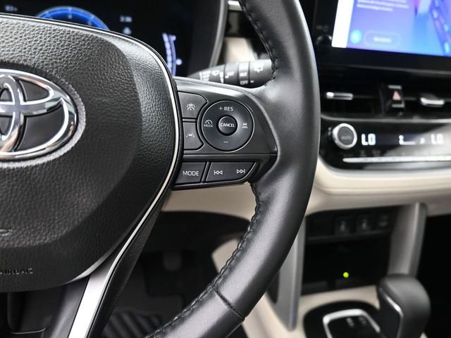 Used 2024 Toyota Corolla Cross XLE w/ Convenience Package image 6