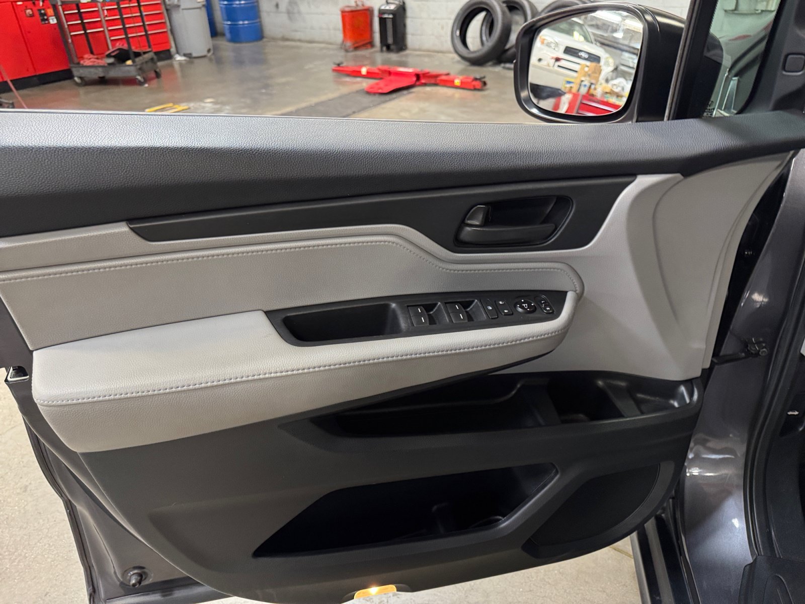 Used 2020 Honda Odyssey EX image 13