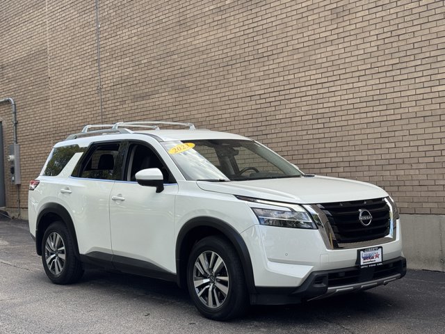 Used 2023 Nissan Pathfinder SL AWD/4WD image 2