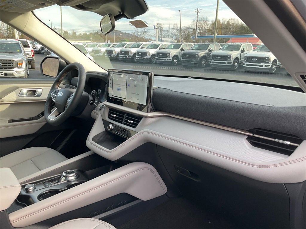 New 2026 Ford Explorer Active image 11