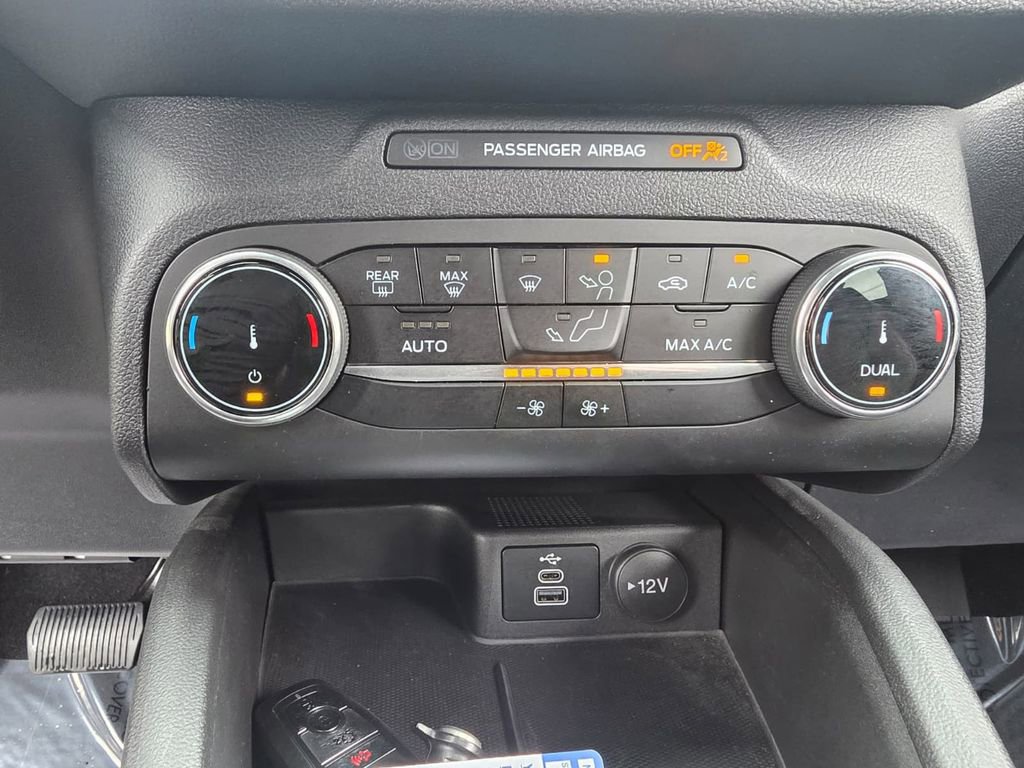 Used 2025 Ford Escape ST-Line AWD/4WD image 23