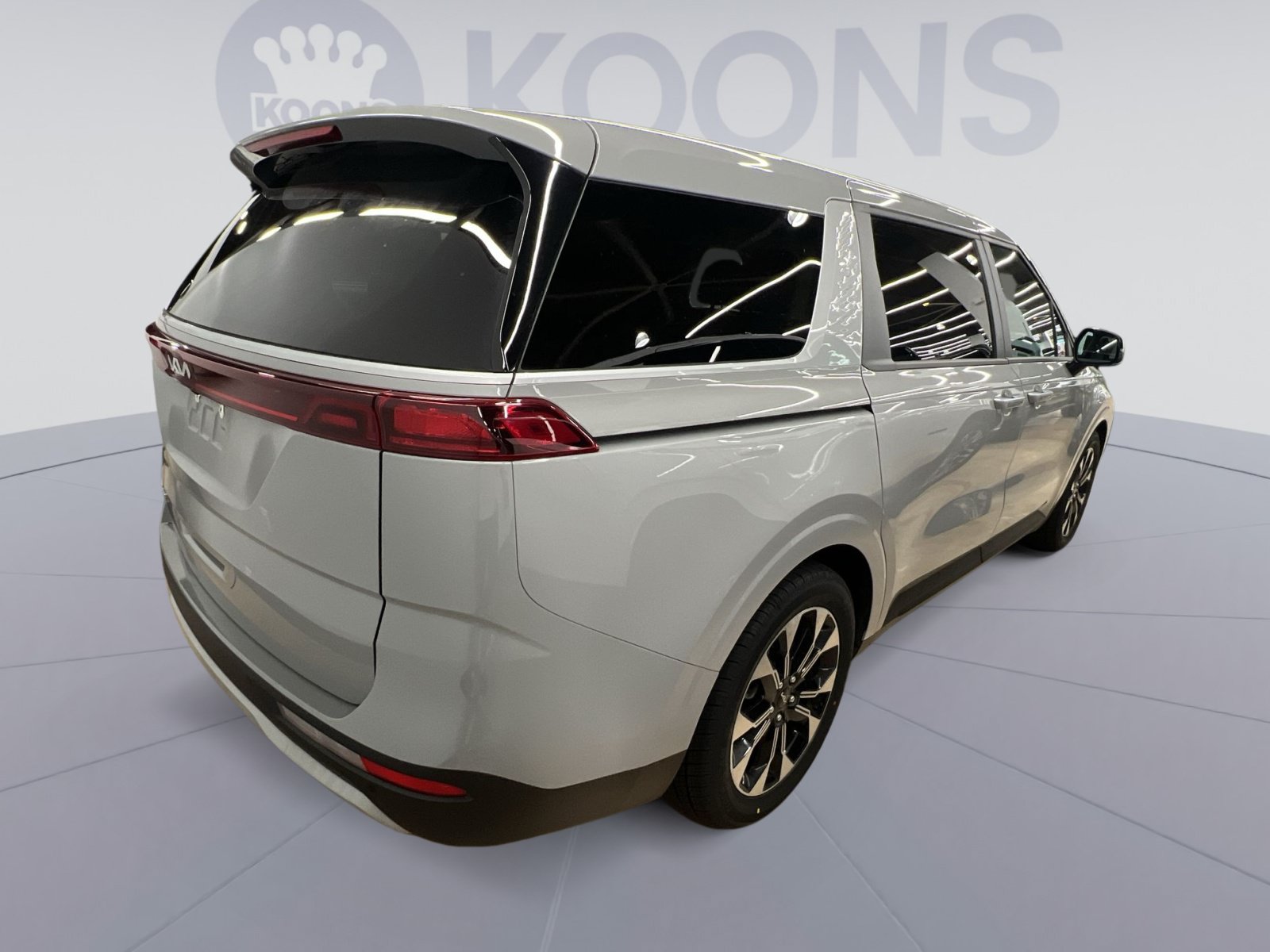 Used 2022 Kia Carnival EX FWD image 4