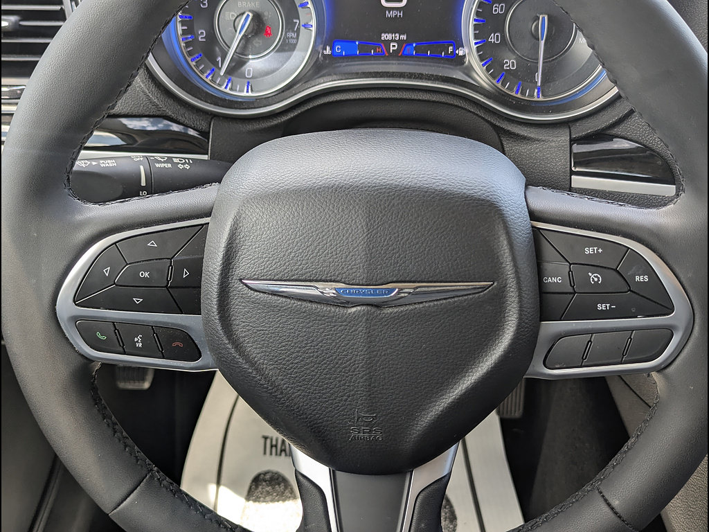 Used 2023 Chrysler 300 Touring L w/ Popular Equipment Group RWD image 27