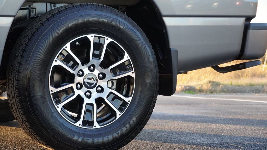 Used 2024 Nissan Titan SV w/ SV Convenience Package image 47