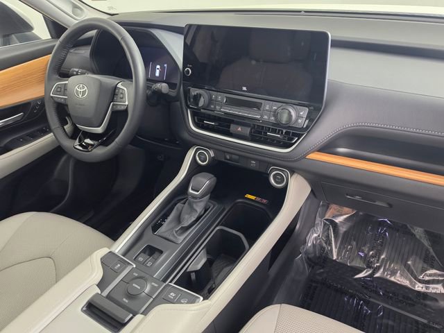 Used 2024 Toyota Grand Highlander AWD Hybrid image 10