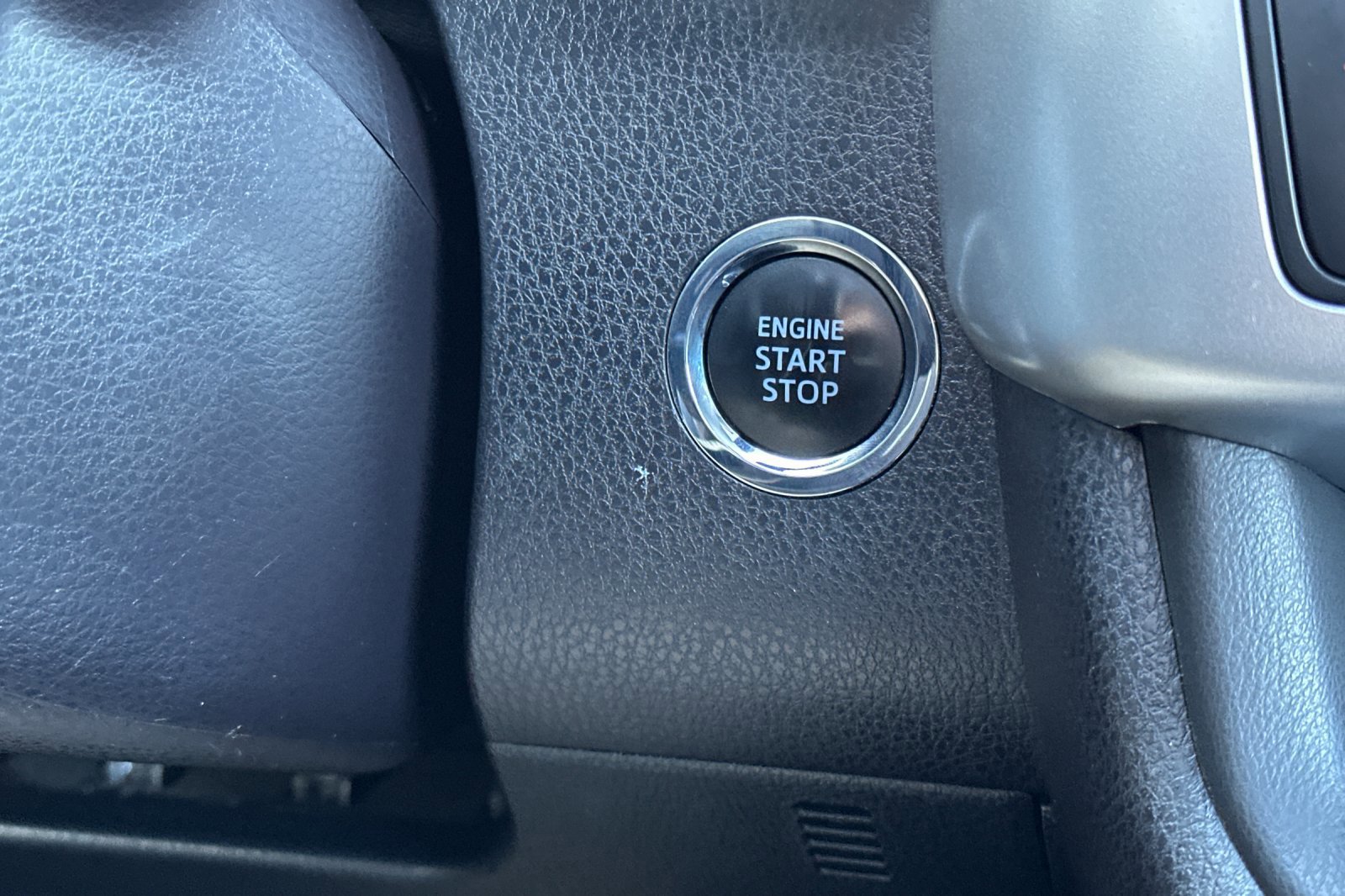 Certified 2017 Toyota Highlander SE image 23