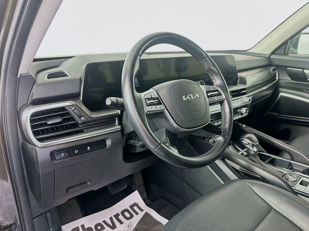 Used 2023 Kia Telluride S w/ S Sunroof Package image 9