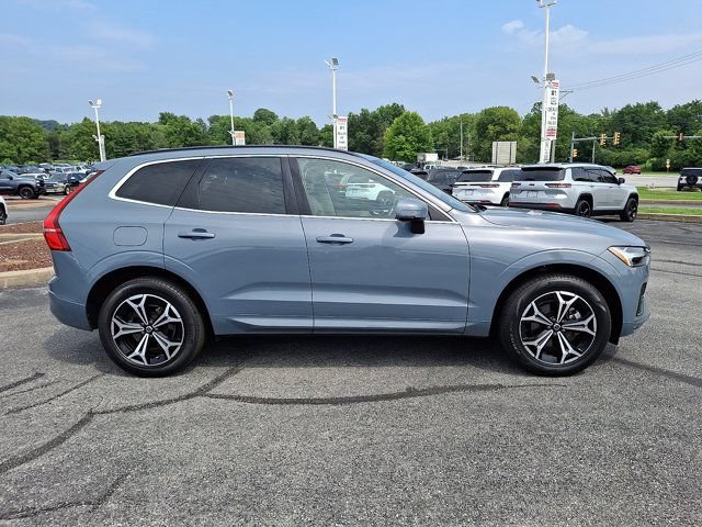 Used 2022 Volvo XC60 B5 Momentum w/ Climate Package AWD/4WD image 9