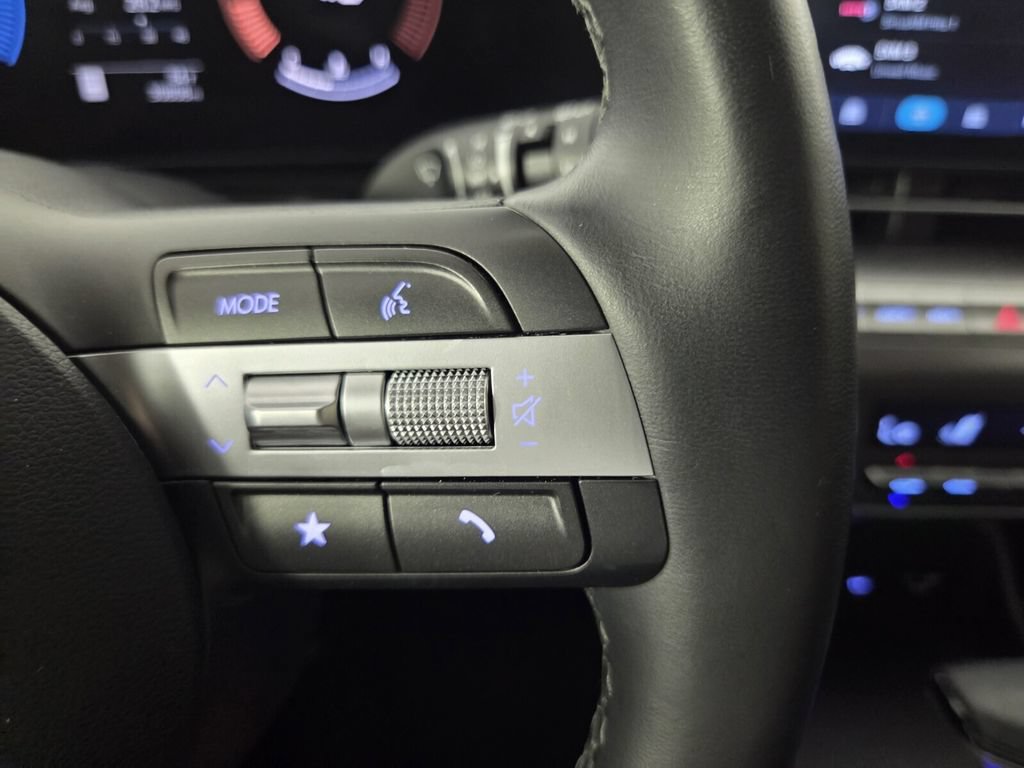 Used 2024 Hyundai Kona SEL FWD image 15