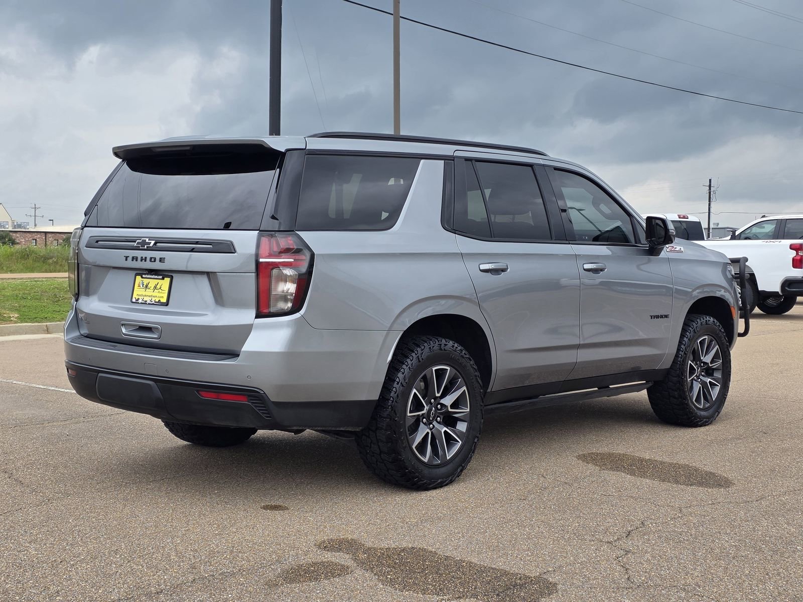Used 2024 Chevrolet Tahoe Z71 w/ Luxury Package AWD/4WD image 5