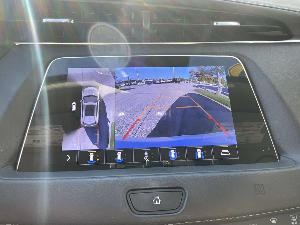 Used 2020 Cadillac XT4 Premium Luxury w/ Enhanced Visibility Package FWD image 14
