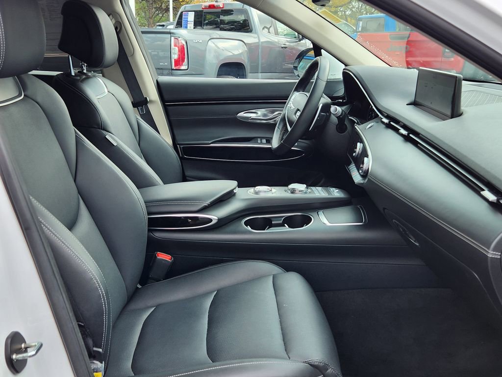 Used 2025 Genesis GV70 2.5T image 17