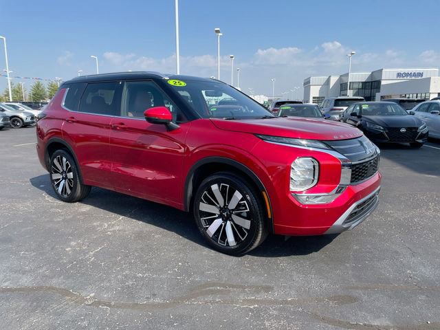 Used 2025 Mitsubishi Outlander SEL image 6
