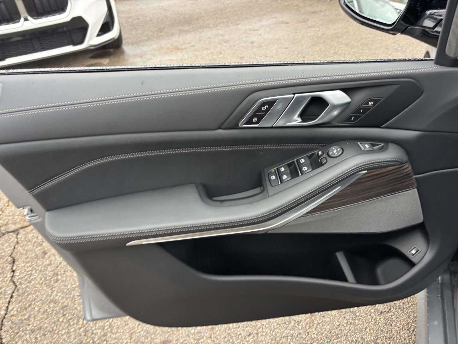 New 2026 BMW X5 xDrive50e w/ M Sport Package image 11