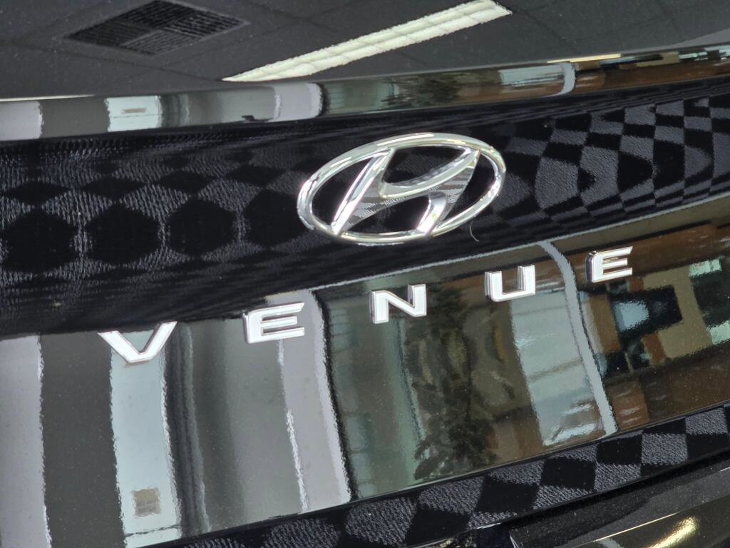 New 2026 Hyundai Venue SEL FWD image 13