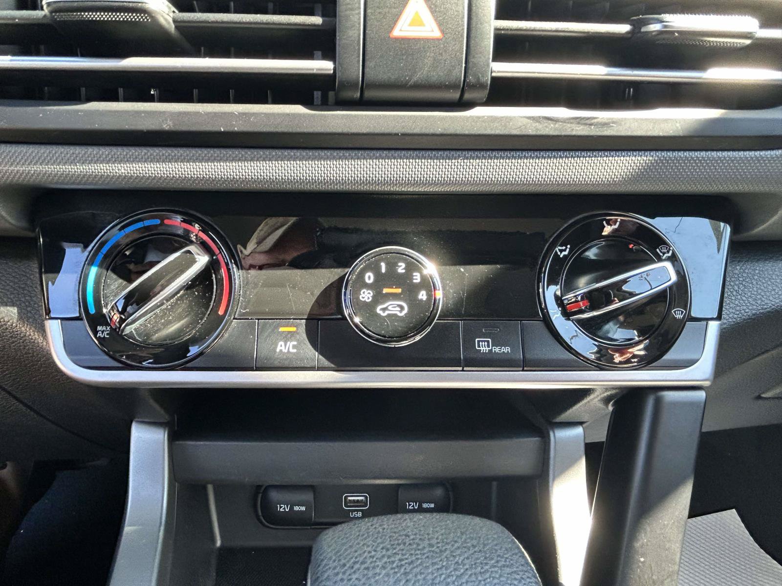 Used 2023 Kia Seltos LX AWD/4WD image 19