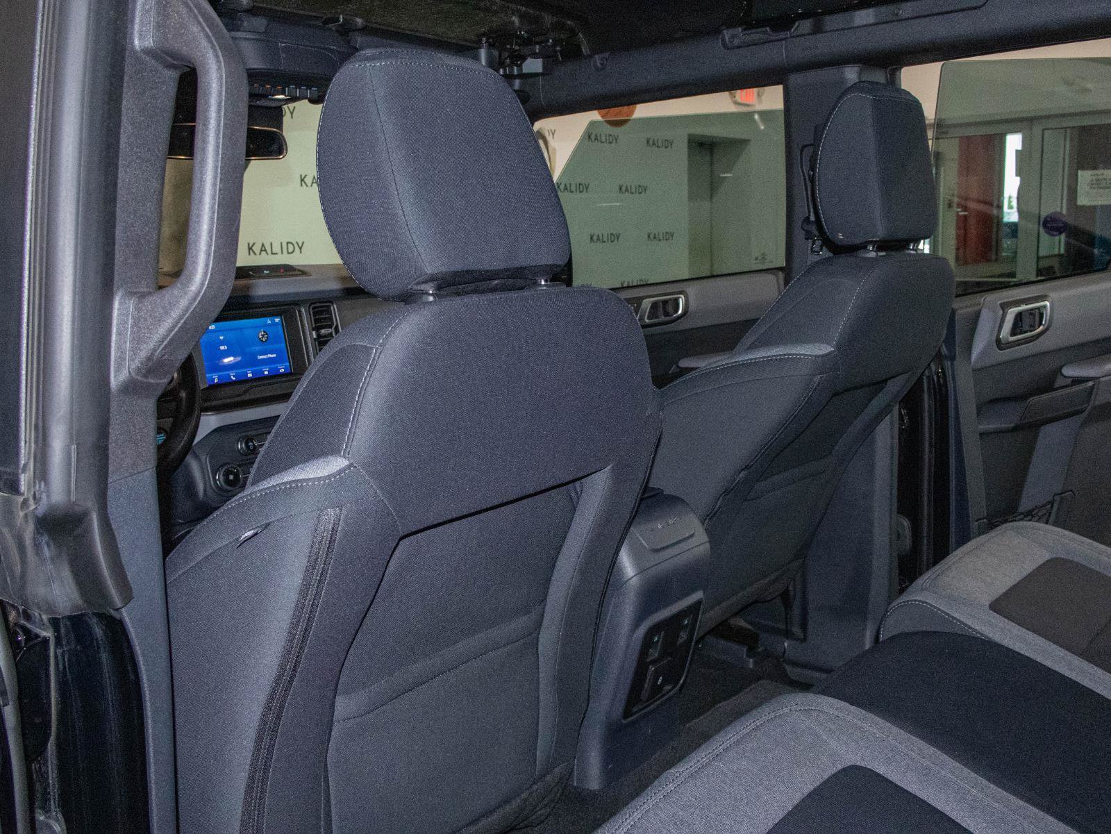 Used 2022 Ford Bronco 4-Door AWD/4WD image 9