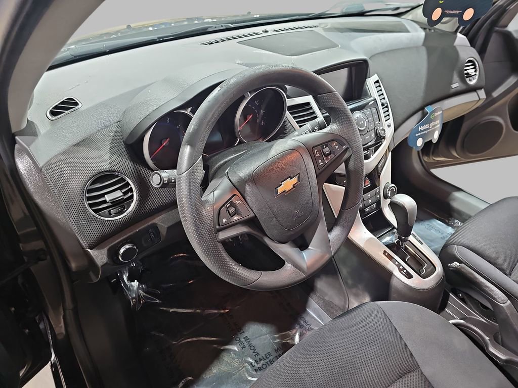 Used 2016 Chevrolet Cruze LT w/ Technology Package image 19