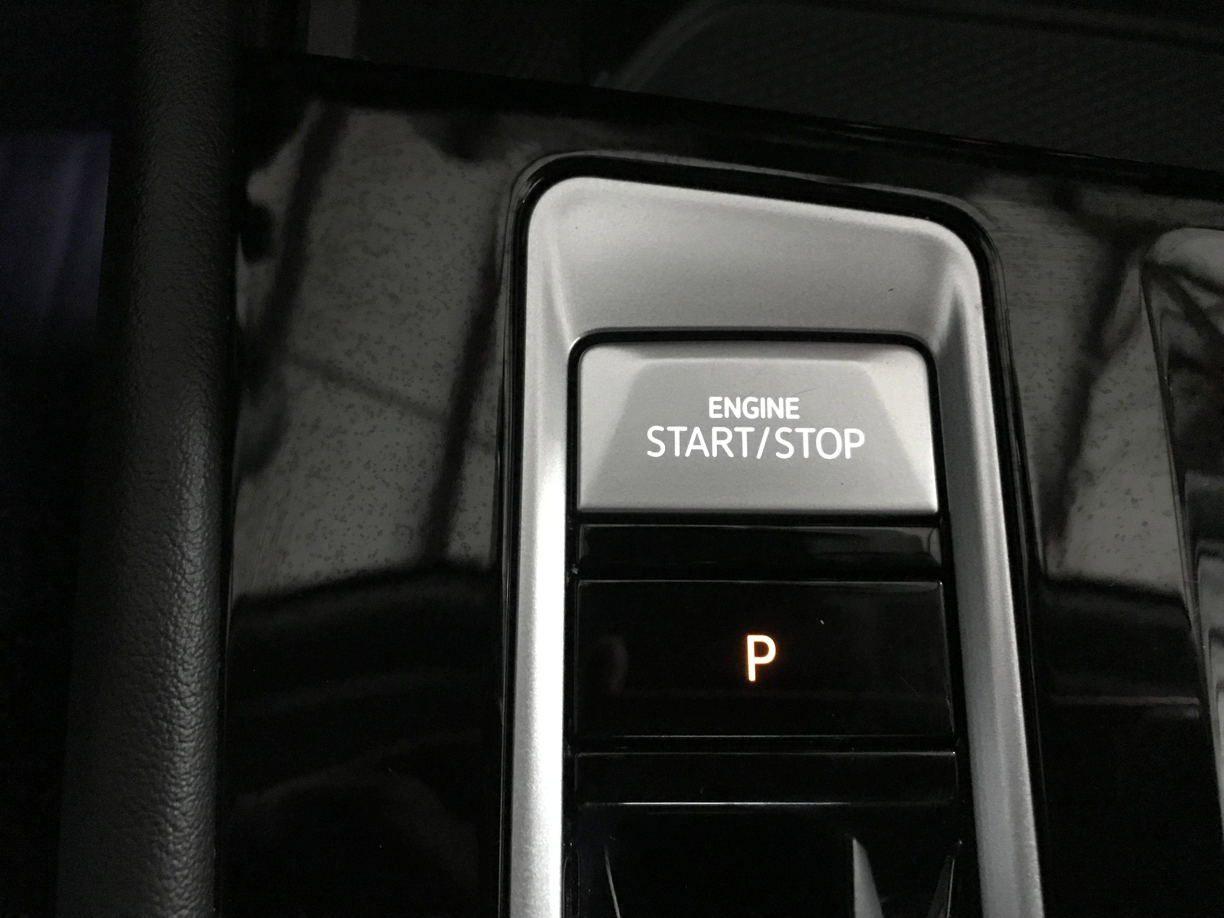 Used 2025 Volkswagen Atlas SE w/ Panoramic Sunroof Package FWD image 18