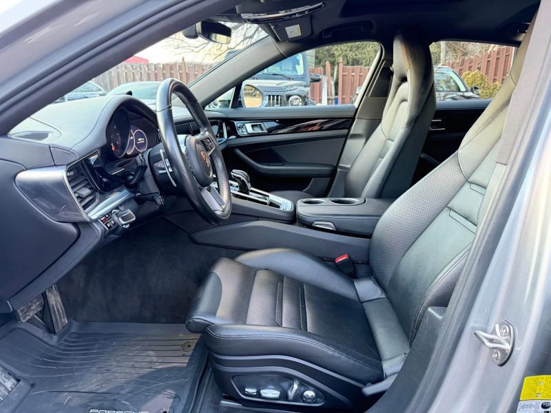 Used 2018 Porsche Panamera 4 w/ Premium Package image 11