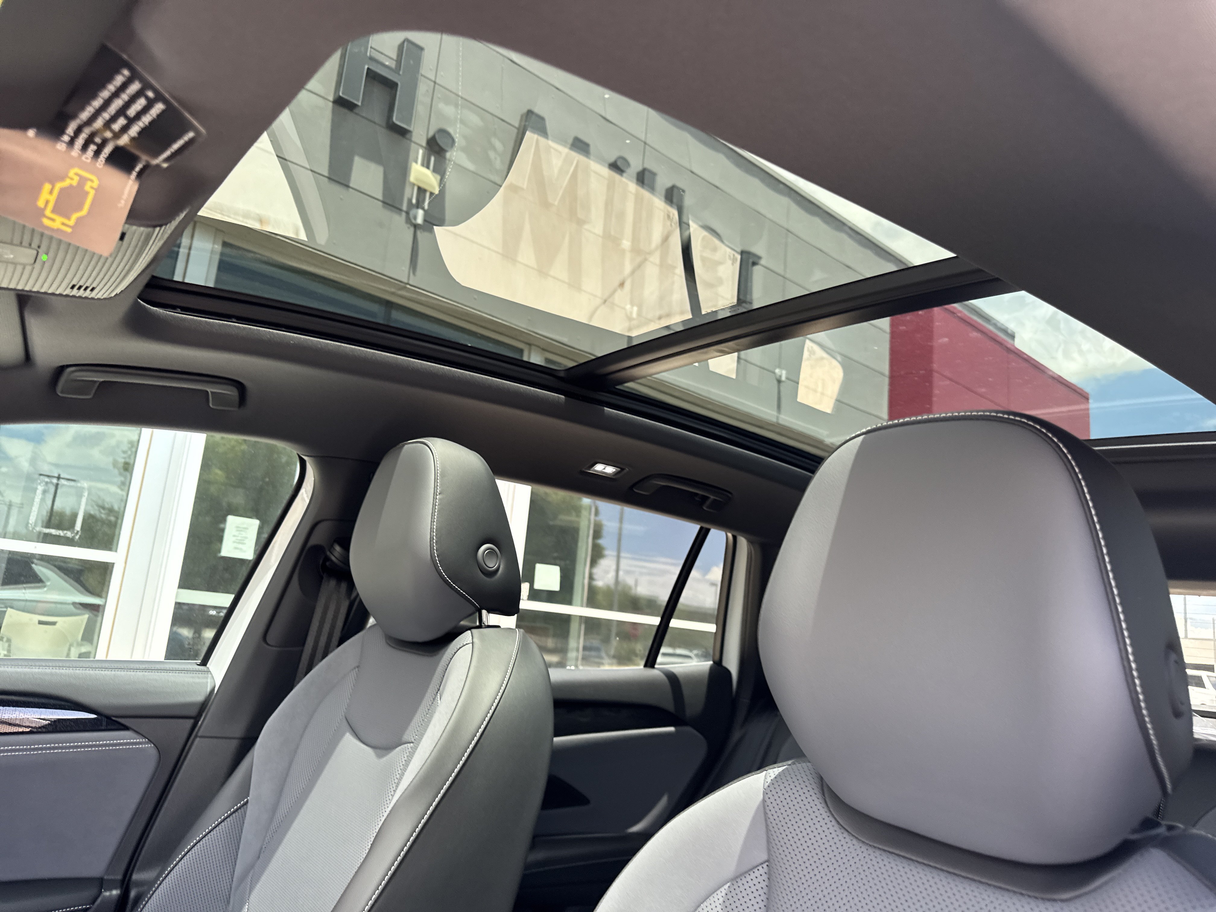 New 2026 Volkswagen Tiguan SE R-Line FWD image 16