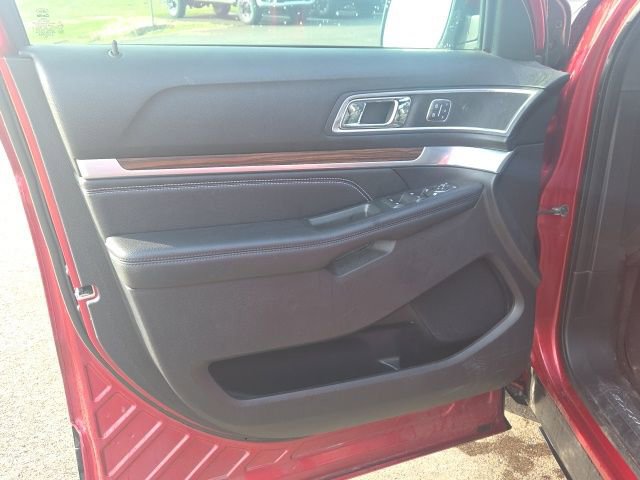 Used 2019 Ford Explorer Limited w/ Ford Safe & Smart Package image 26