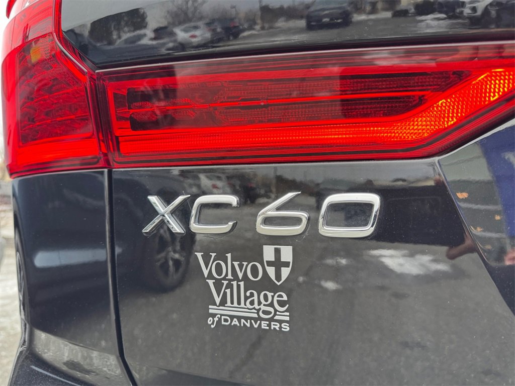 Certified 2025 Volvo XC60 B5 Core image 8