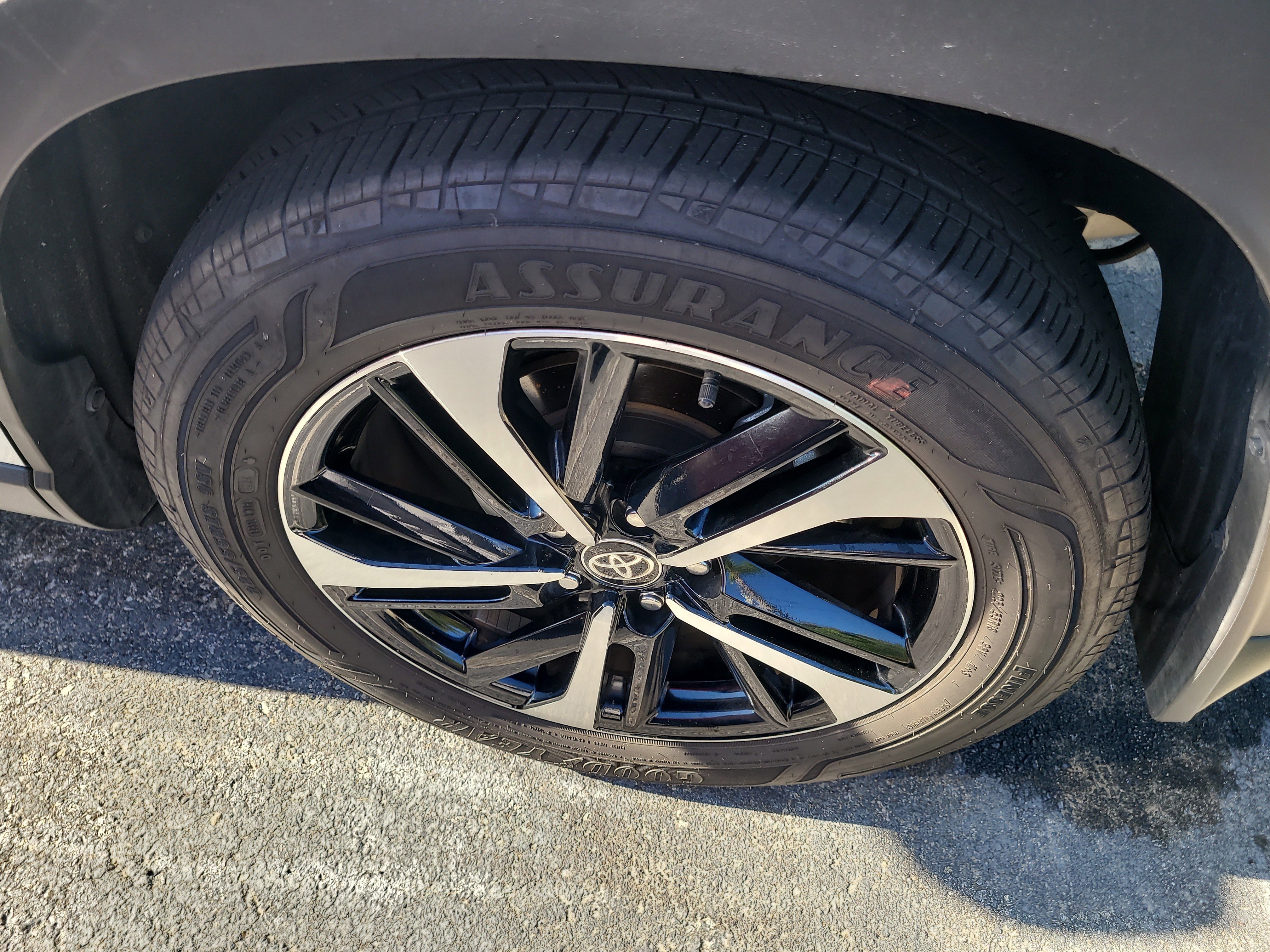 Certified 2024 Toyota Corolla Cross XSE image 10